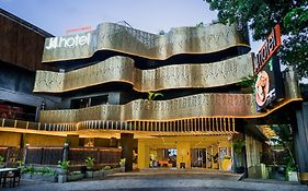J4 Hotel Legian Kuta